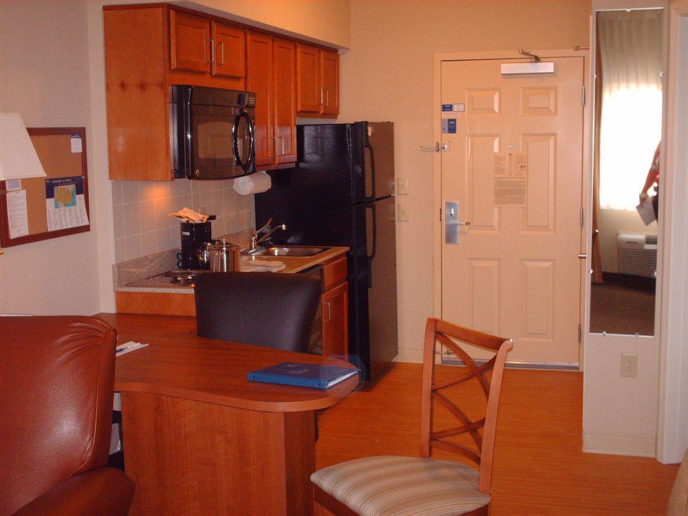 Candlewood Suites Warner Robins By Ihg Δωμάτιο φωτογραφία